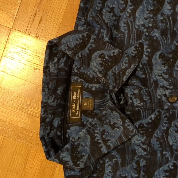 Blade & blue waves pattern short sleeve button up - Picture 5 of 5